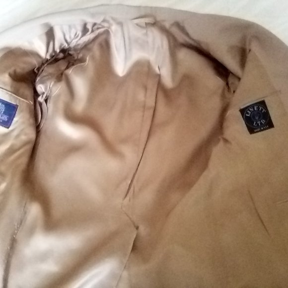 Used Linett Ltd. 38R Beige Suit, 32" pleated pants, 100% gabardine wool - Picture 12 of 14